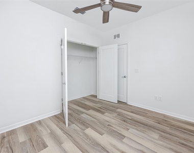 915 E 15th Avenue - Photo Thumbnail 35
