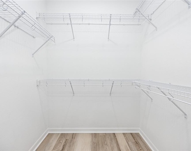 915 E 15th Avenue - Photo Thumbnail 27
