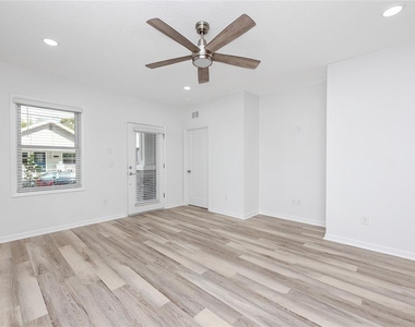 915 E 15th Avenue - Photo Thumbnail 11