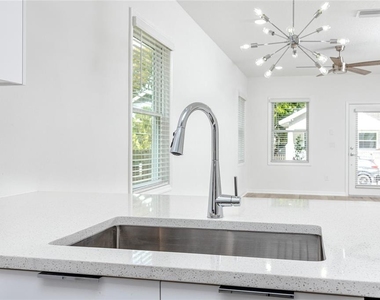 915 E 15th Avenue - Photo Thumbnail 19