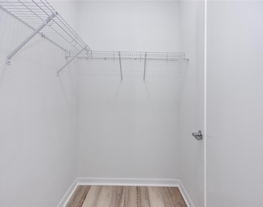 915 E 15th Avenue - Photo Thumbnail 32