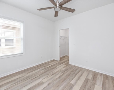 915 E 15th Avenue - Photo Thumbnail 31