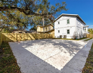 915 E 15th Avenue - Photo Thumbnail 4