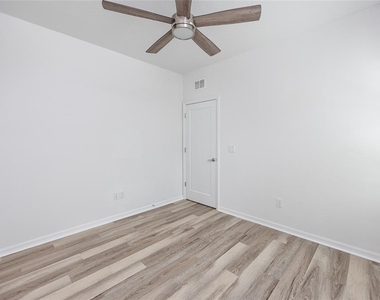 915 E 15th Avenue - Photo Thumbnail 33