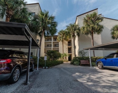 700 Starkey Road - Photo Thumbnail 2