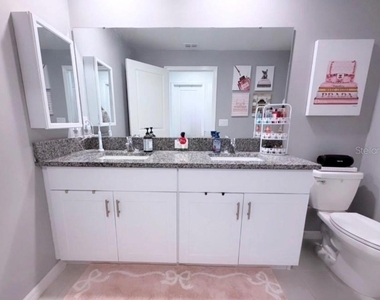 6047 Acara Lane - Photo Thumbnail 8