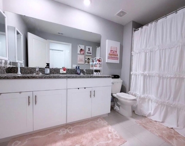 6047 Acara Lane - Photo Thumbnail 9