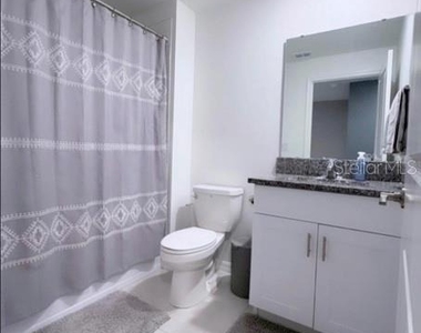 6047 Acara Lane - Photo Thumbnail 12