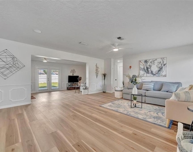 6209 Flamingo Drive - Photo Thumbnail 3