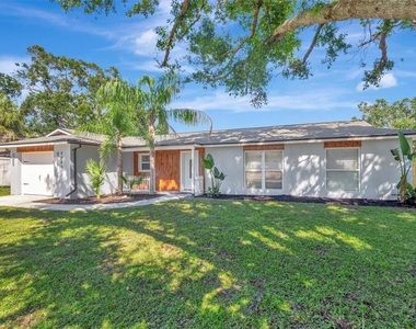 6209 Flamingo Drive - Photo Thumbnail 2