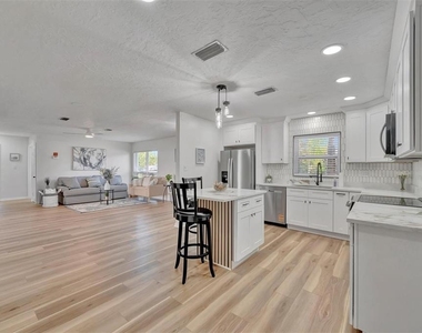 6209 Flamingo Drive - Photo Thumbnail 10