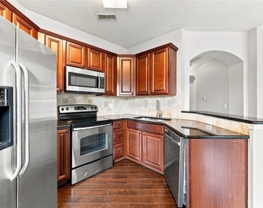 10436 Villa View Circle - Photo Thumbnail 14