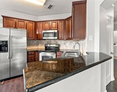 10436 Villa View Circle - Photo Thumbnail 13