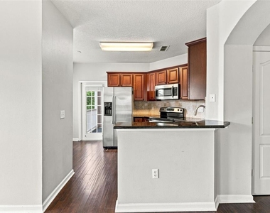 10436 Villa View Circle - Photo Thumbnail 12