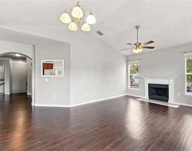 10436 Villa View Circle - Photo Thumbnail 8