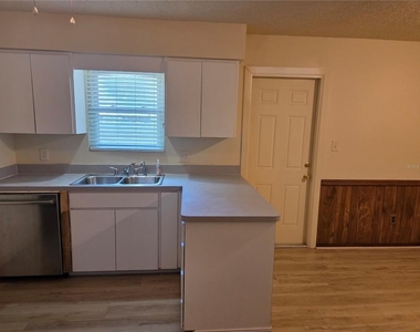 5809 J G Rogers Lane - Photo Thumbnail 10