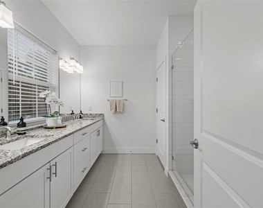 6615 S Manhattan Avenue - Photo Thumbnail 16