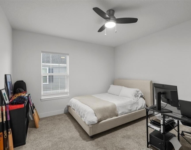6615 S Manhattan Avenue - Photo Thumbnail 19