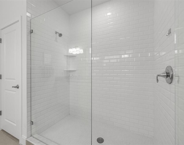 6615 S Manhattan Avenue - Photo Thumbnail 18