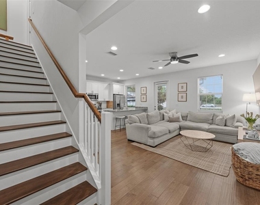 6615 S Manhattan Avenue - Photo Thumbnail 12