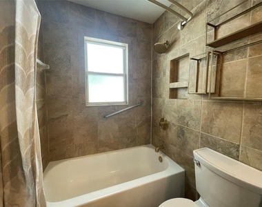 4221 Burlington Avenue N - Photo Thumbnail 14