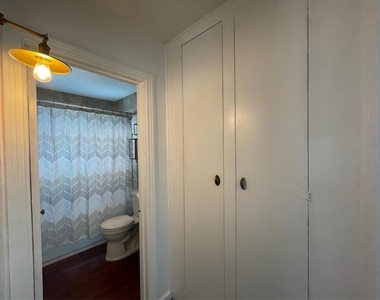 4221 Burlington Avenue N - Photo Thumbnail 19