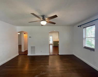 4221 Burlington Avenue N - Photo Thumbnail 13