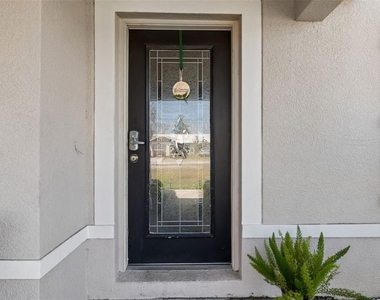 13046 Linden Drive - Photo Thumbnail 2