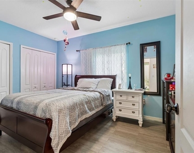 13046 Linden Drive - Photo Thumbnail 11