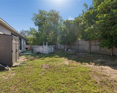 13046 Linden Drive - Photo Thumbnail 20