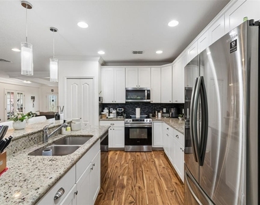 13046 Linden Drive - Photo Thumbnail 7