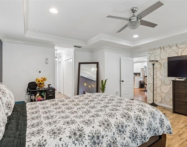 13046 Linden Drive - Photo Thumbnail 10