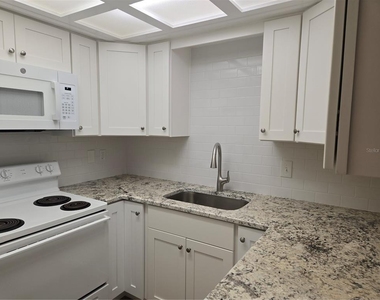 1320 Moreland Drive - Photo Thumbnail 10