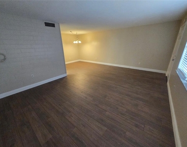 1320 Moreland Drive - Photo Thumbnail 1