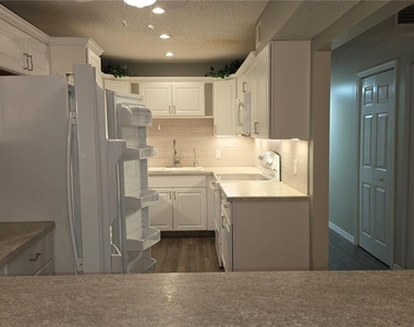 12119 Sunny Glen Lane - Photo Thumbnail 5