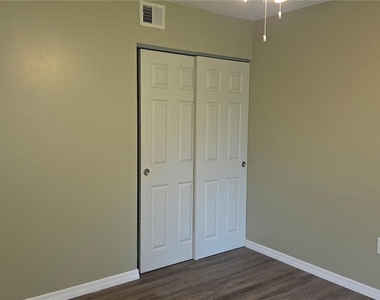 12119 Sunny Glen Lane - Photo Thumbnail 11
