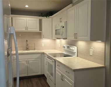 12119 Sunny Glen Lane - Photo Thumbnail 8