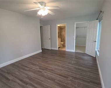 12119 Sunny Glen Lane - Photo Thumbnail 24
