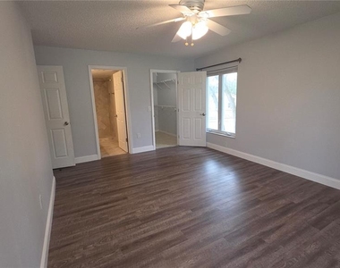 12119 Sunny Glen Lane - Photo Thumbnail 23