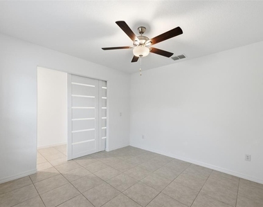 12860 Tripoli Ave - Photo Thumbnail 3
