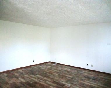 202 Bedford Trail - Photo Thumbnail 1