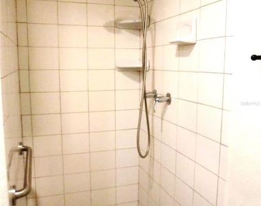 202 Bedford Trail - Photo Thumbnail 11