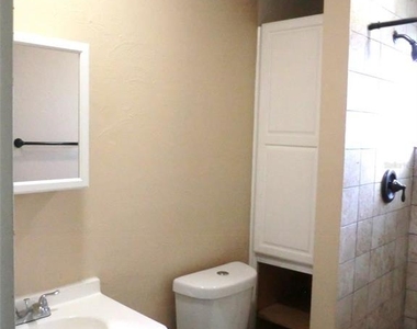 202 Bedford Trail - Photo Thumbnail 9