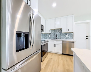 3602 Casablanca Avenue - Photo Thumbnail 20