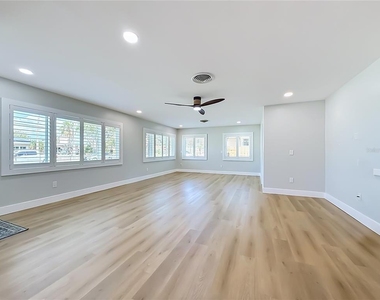 3602 Casablanca Avenue - Photo Thumbnail 8
