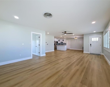 3602 Casablanca Avenue - Photo Thumbnail 11