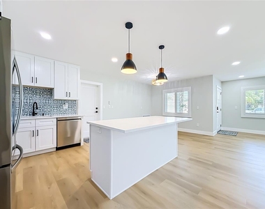 3602 Casablanca Avenue - Photo Thumbnail 21