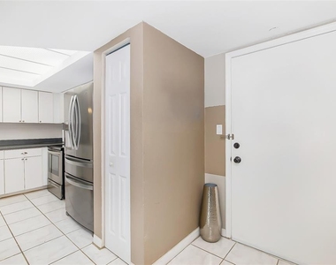 51 Island Way - Photo Thumbnail 4