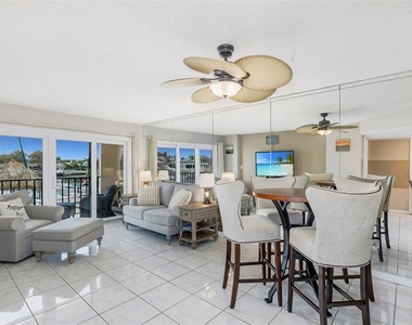 51 Island Way - Photo Thumbnail 16