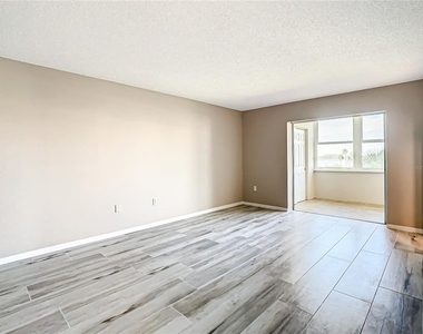 4575 Cove Circle - Photo Thumbnail 21